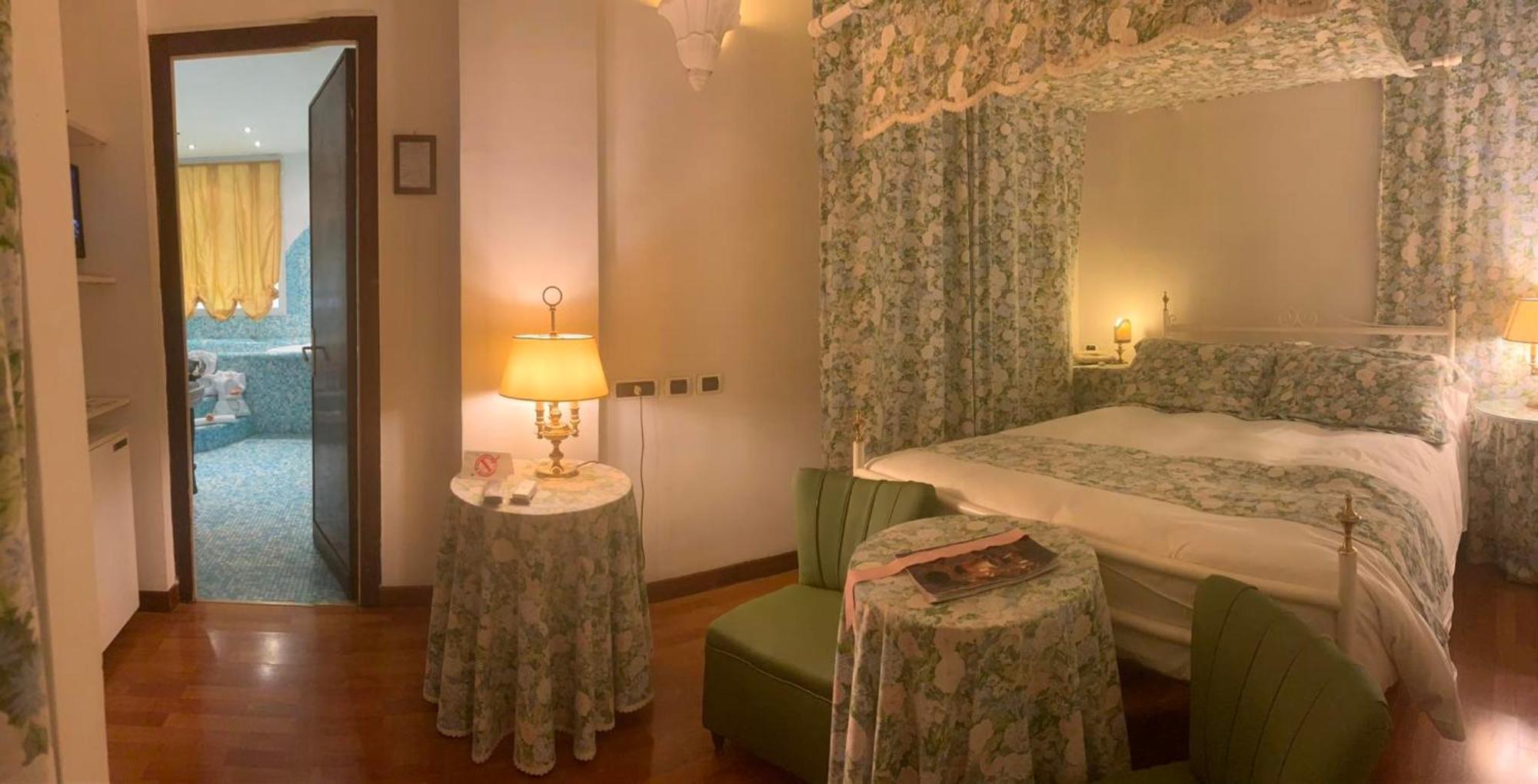 Hotel Eveline 2 - Piscina Privata - Jacuzzi Sanremo Esterno foto